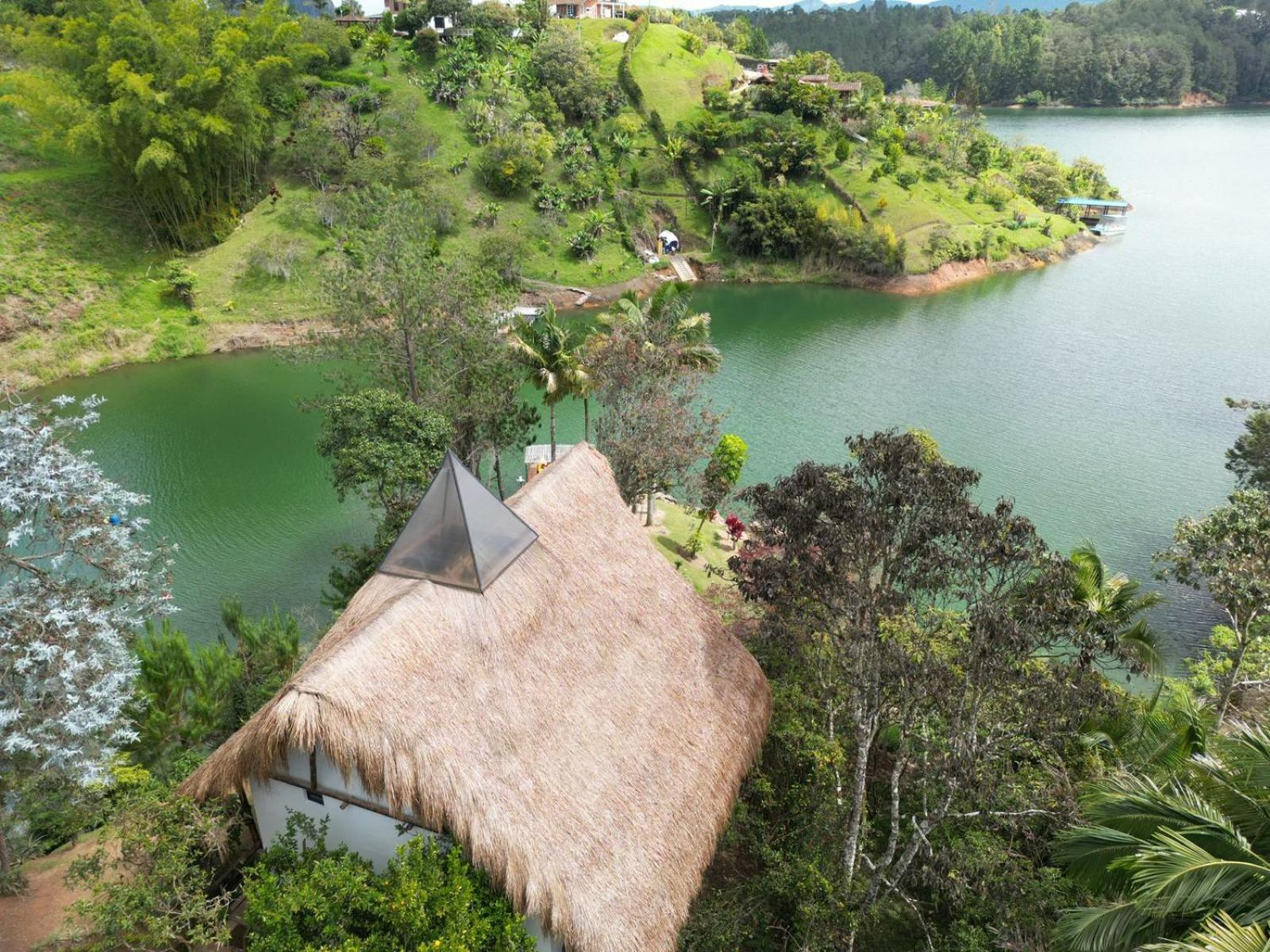 Ibuku Hotel Guatape - Chalets Exteriör bild