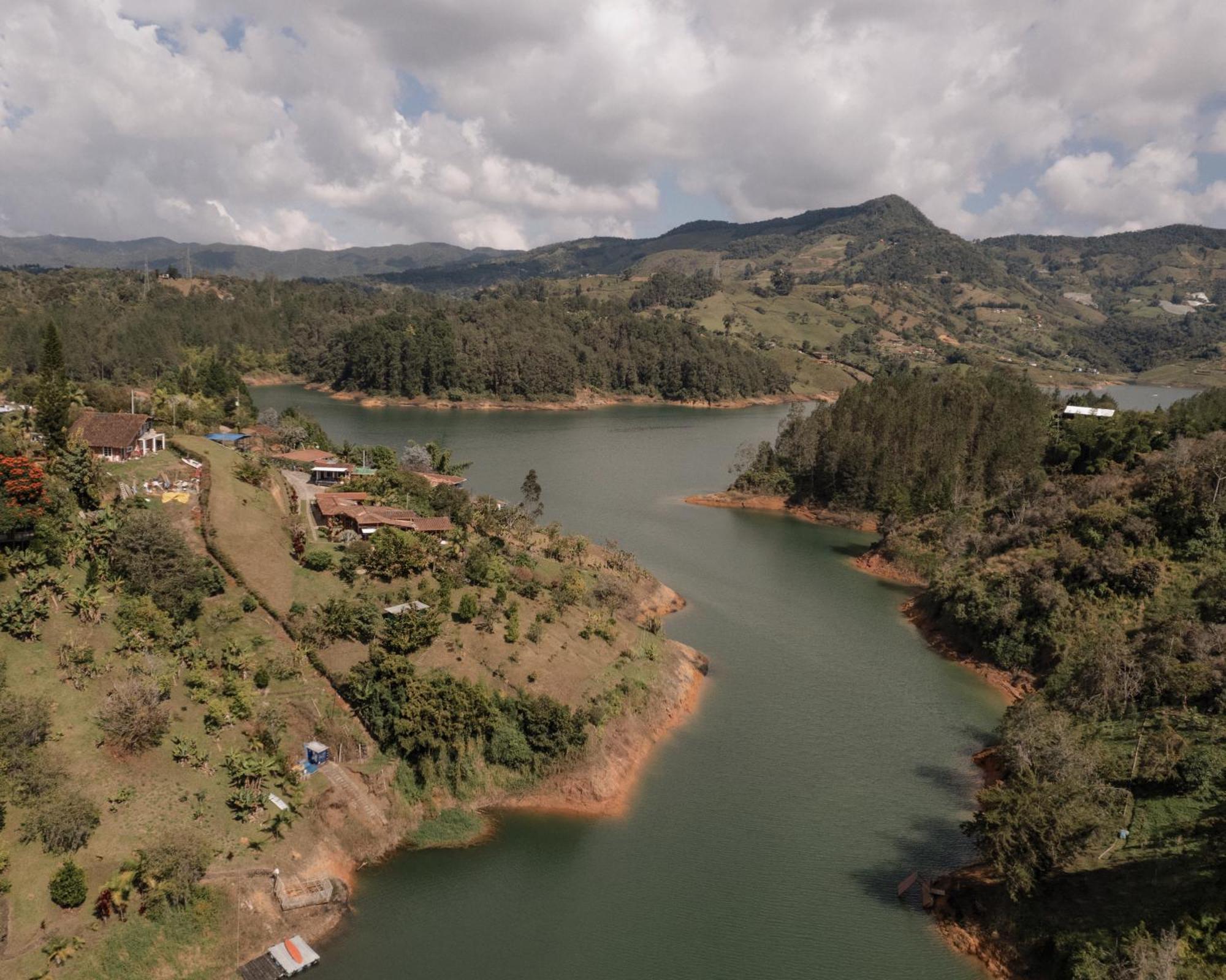 Ibuku Hotel Guatape - Chalets Exteriör bild